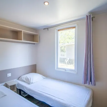 Mobilhome 2 Confort Apartment *